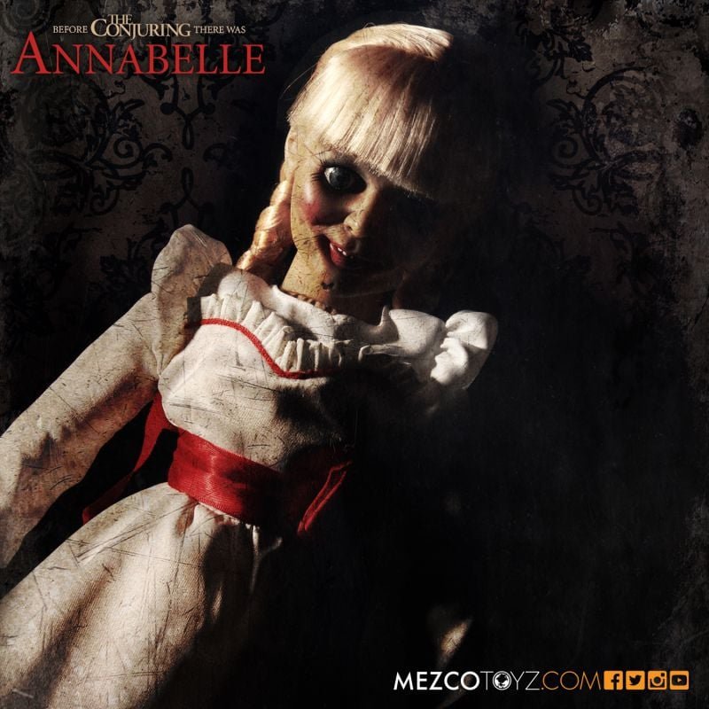 ANNABELLE PROP REPLICA 45 CM THE CONJURING MEZCO TOYZ 2