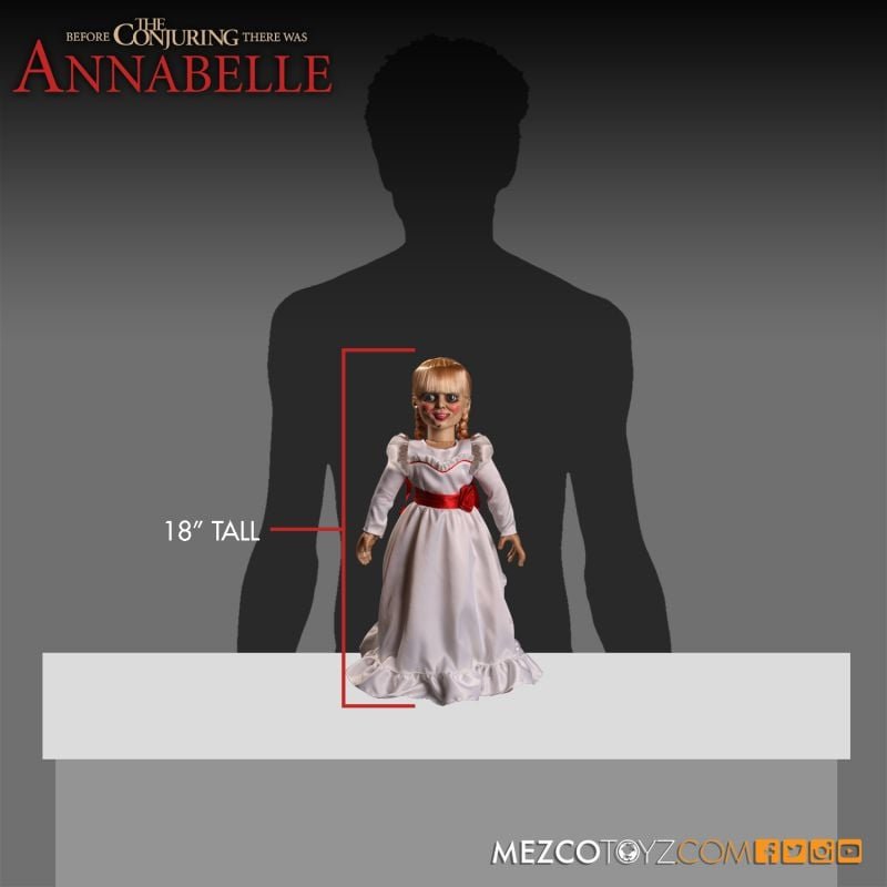 ANNABELLE PROP REPLICA 45 CM THE CONJURING MEZCO TOYZ - Imagen 4